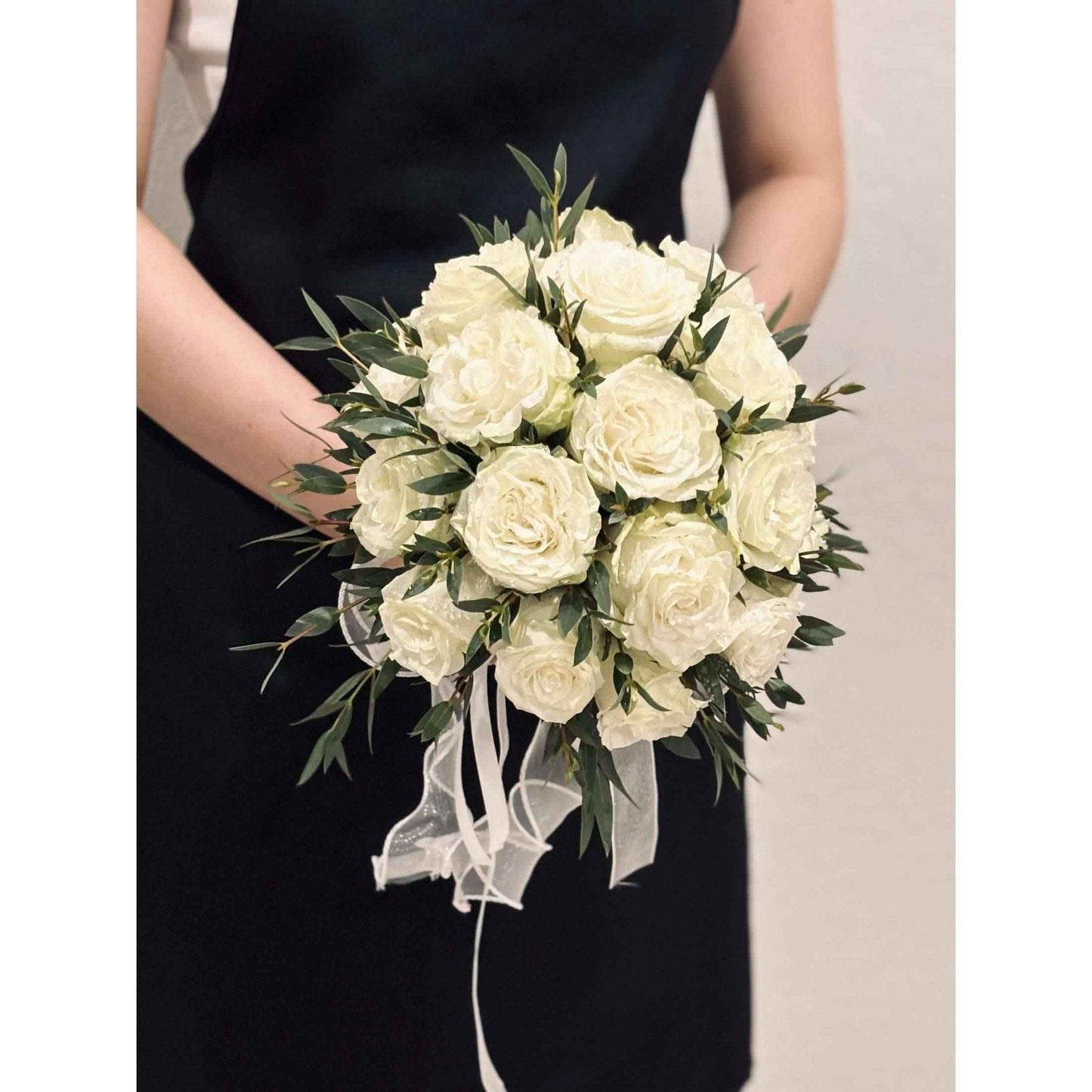 The Cascading Bridal Bouquet All white - Flowery
