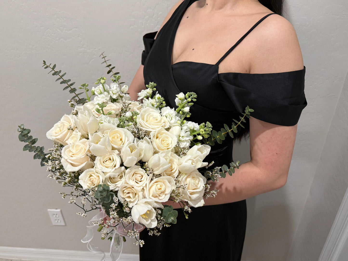 Hand-tied Bridal Bouquet - Flowery