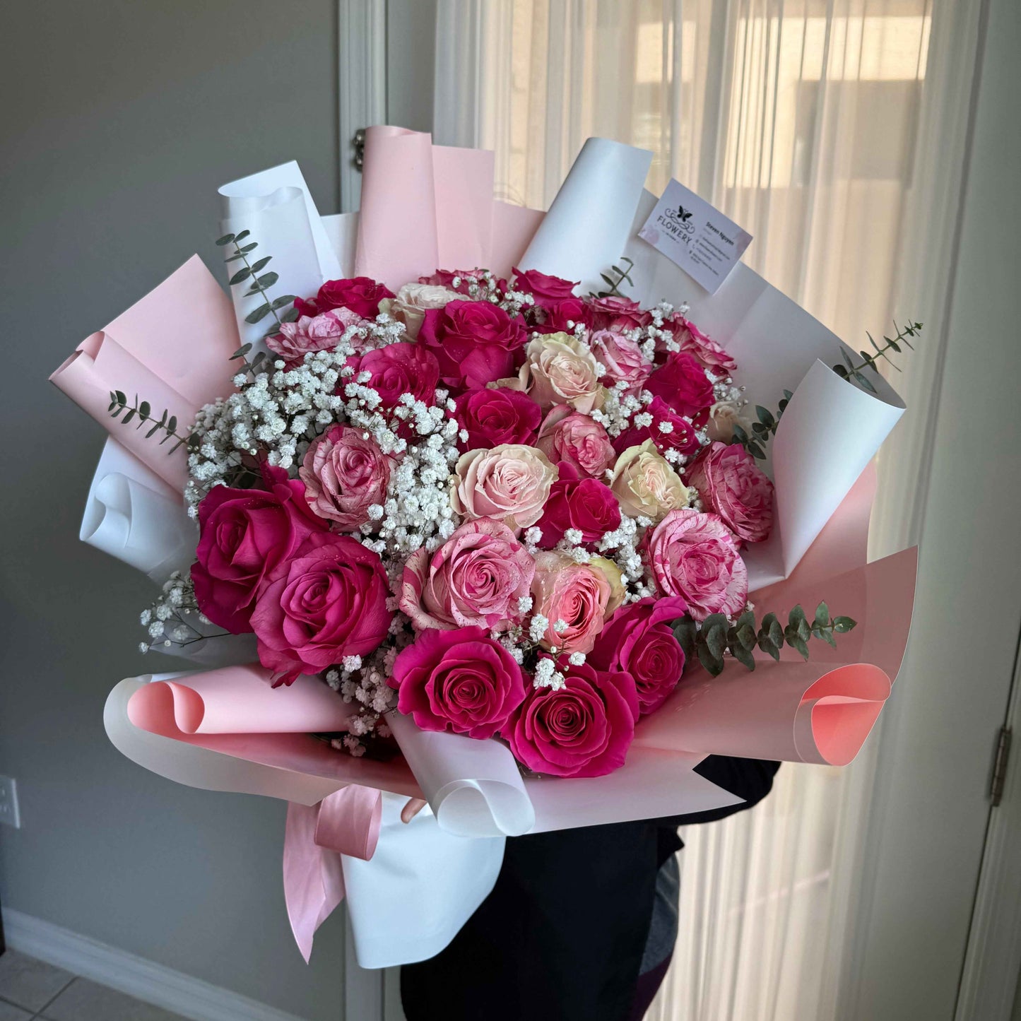 Blooming 33 Roses - Flowery