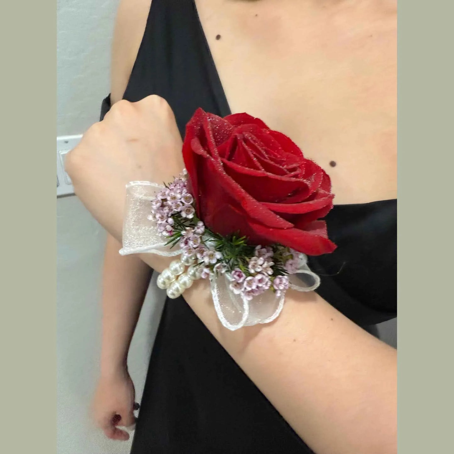Single Rose Corsage - Flowery