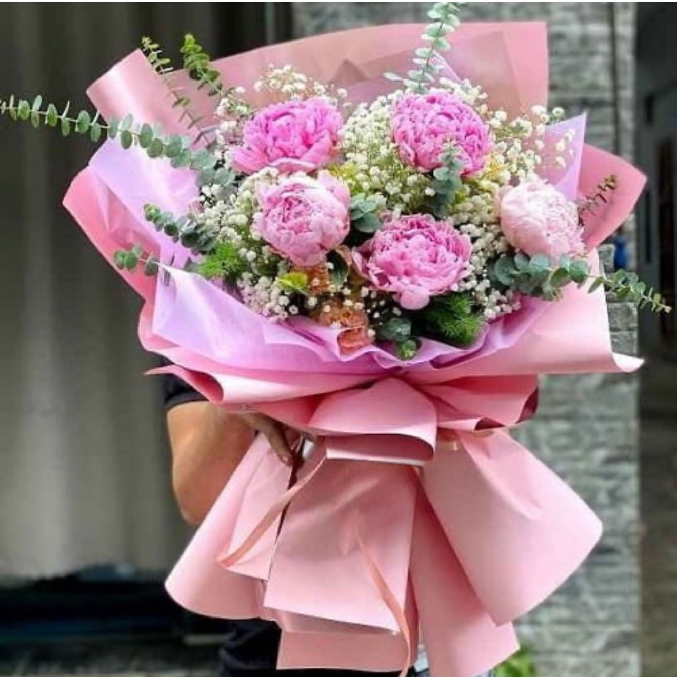 Pretty In Peonies Extraordinary - Flowery