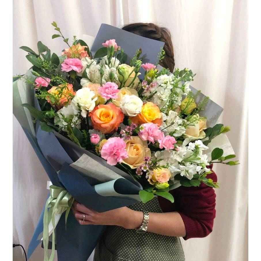Designer's Choice Arrangement - Flowery