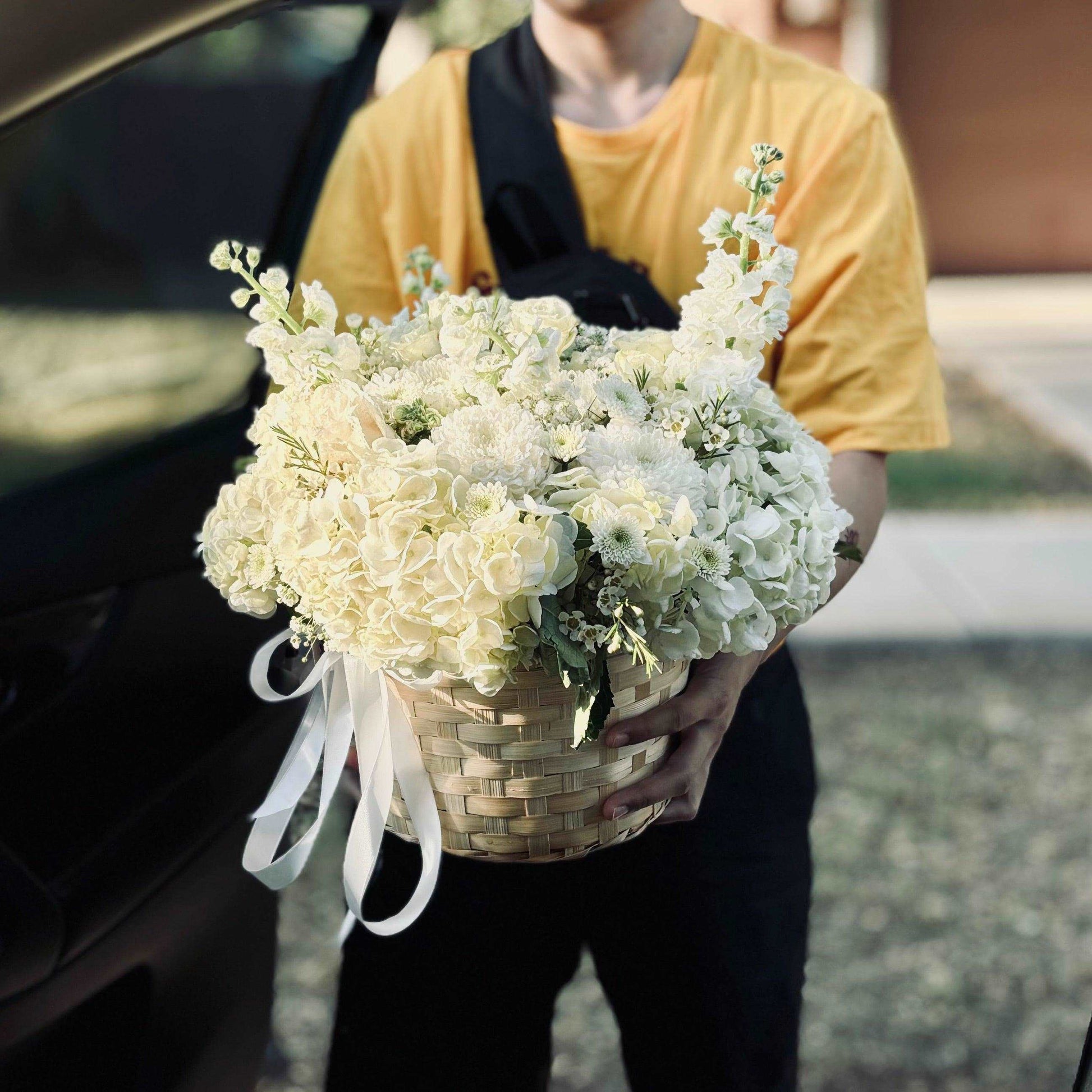 My Swan White Flowery